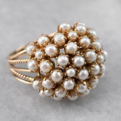 Anillo Premium con Perlas Incrustadas