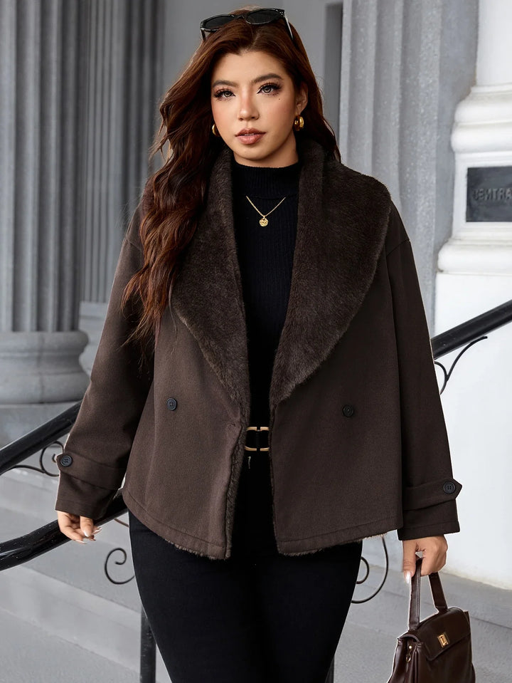 Rocío | Chaqueta Curvy de Lana con Detalles de Pelo