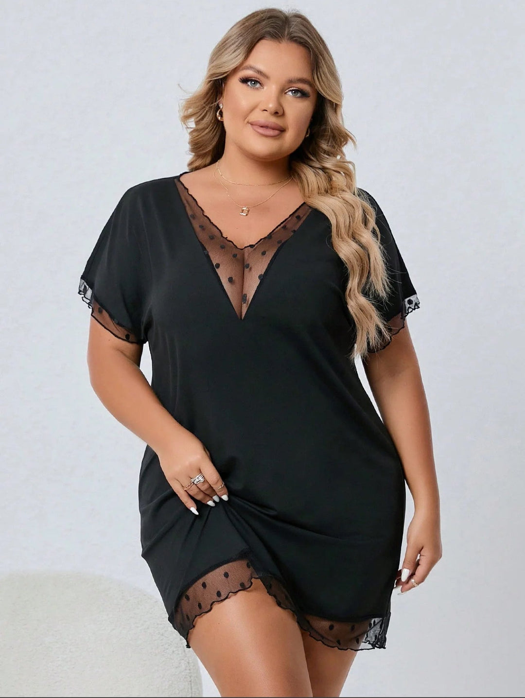 Camisón curvy de tul con mangas murciélago