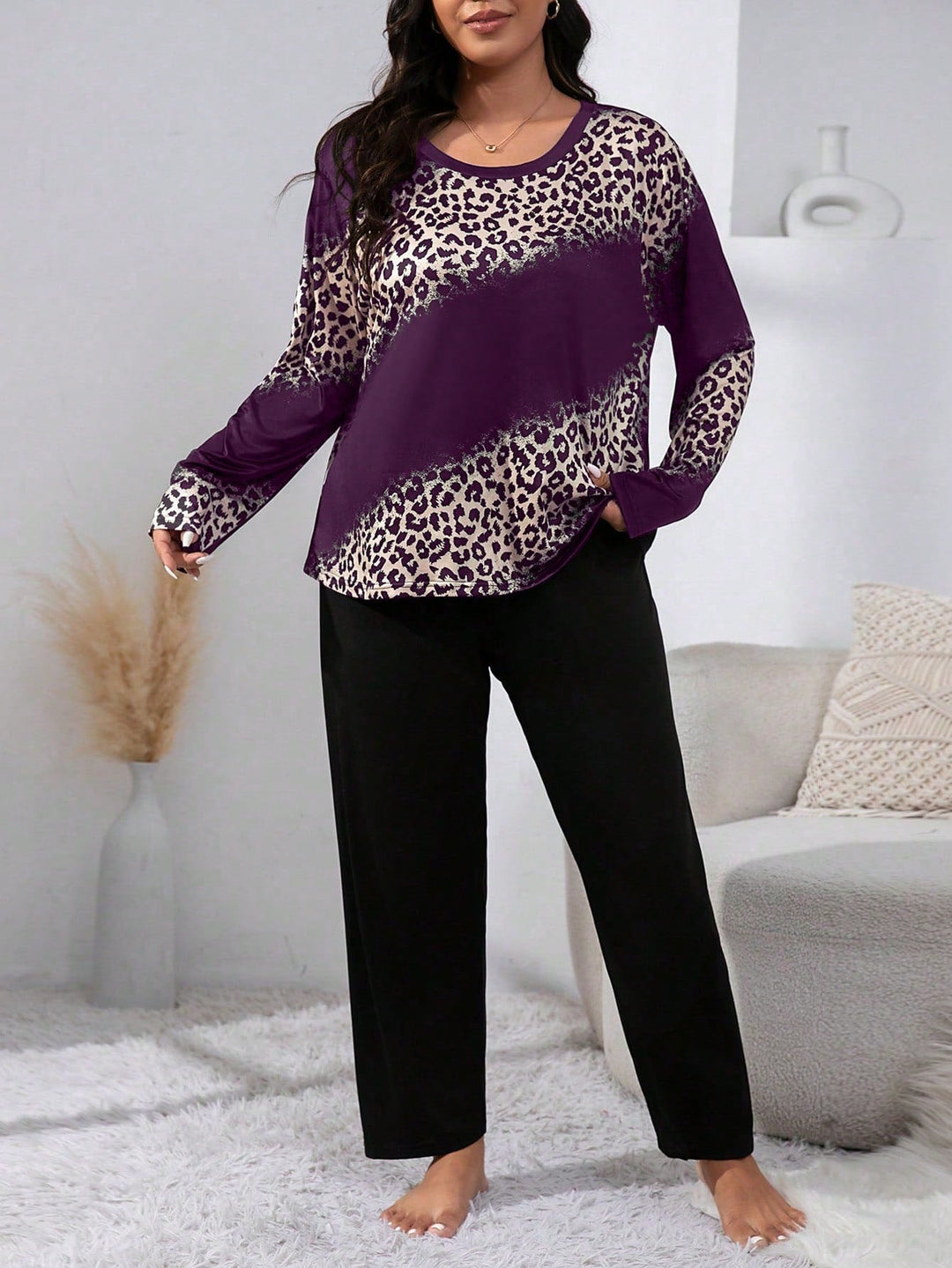 Pijama curvy de rayas y estampado leopardo