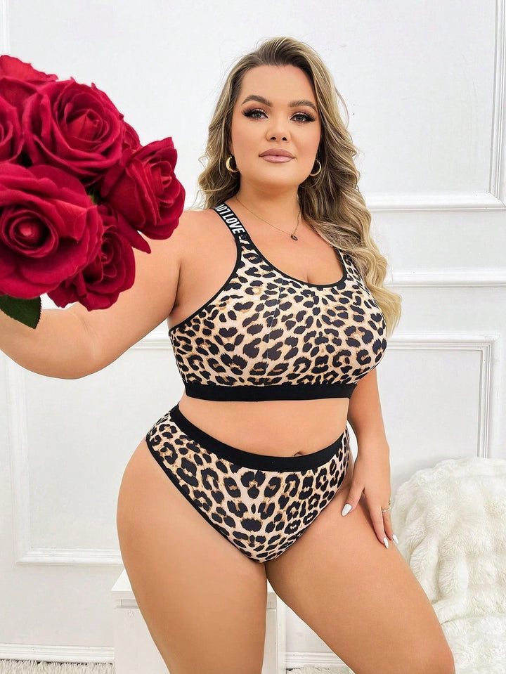 Conjunto curvy de lencería con estampado leopardo
