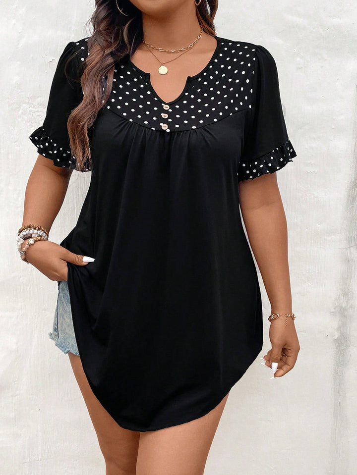 Sara | Camiseta Curvy de Lunares y Escote en V