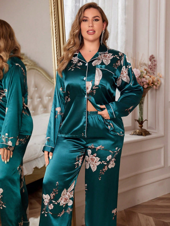 Pijama curvy de satén floral con ribetes en contraste