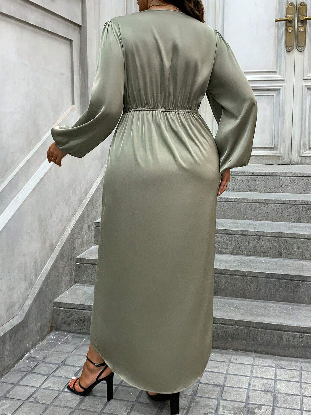 Rosario | Vestido Curvy Satinado con Manga Globo