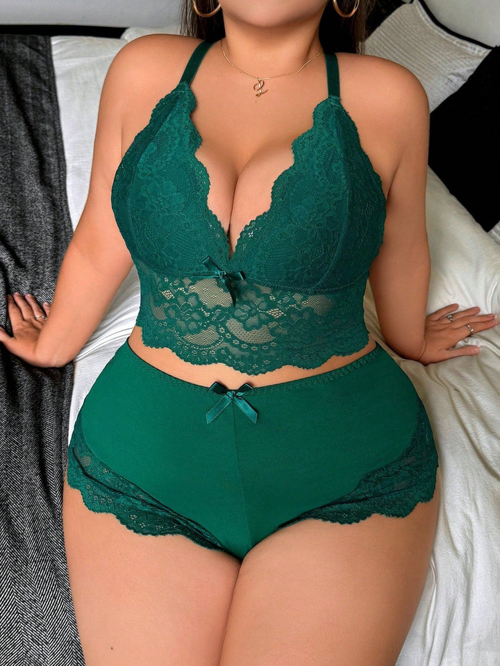 Conjunto curvy de sujetador sin aros y tanga con encaje
