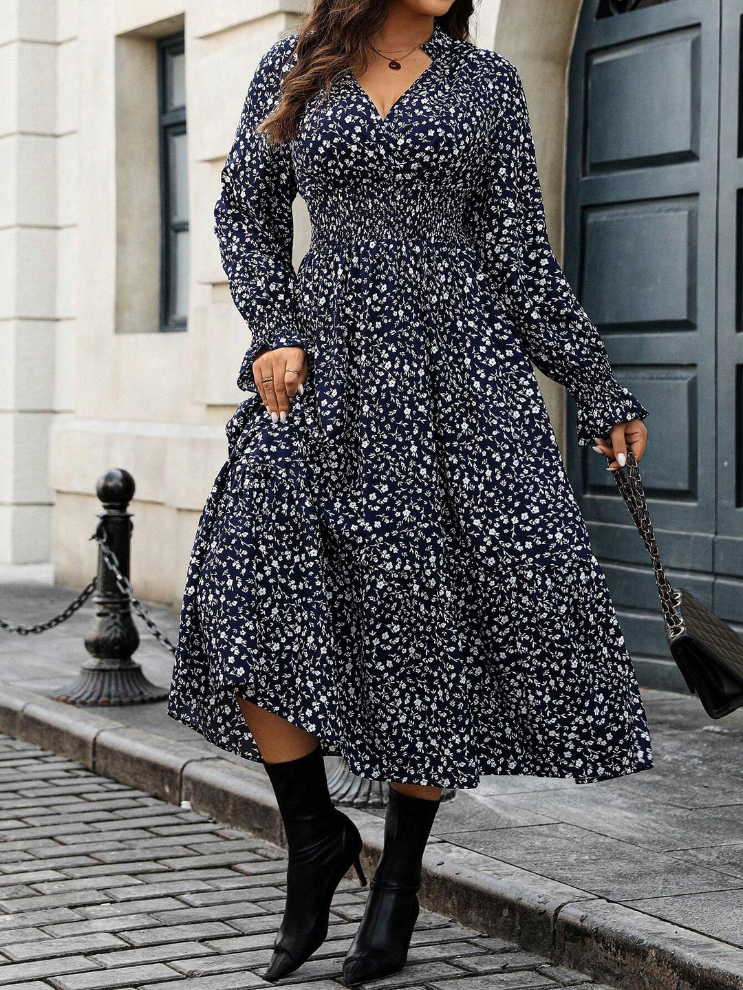 Florencia | Vestido Maxi Curvy Floral con Escote en V