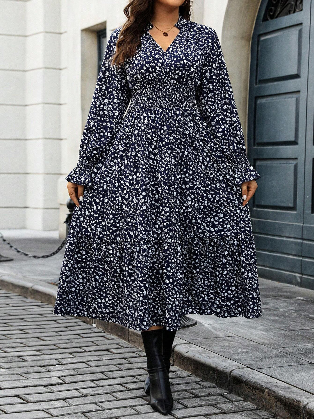 Florencia | Vestido Maxi Curvy Floral con Escote en V