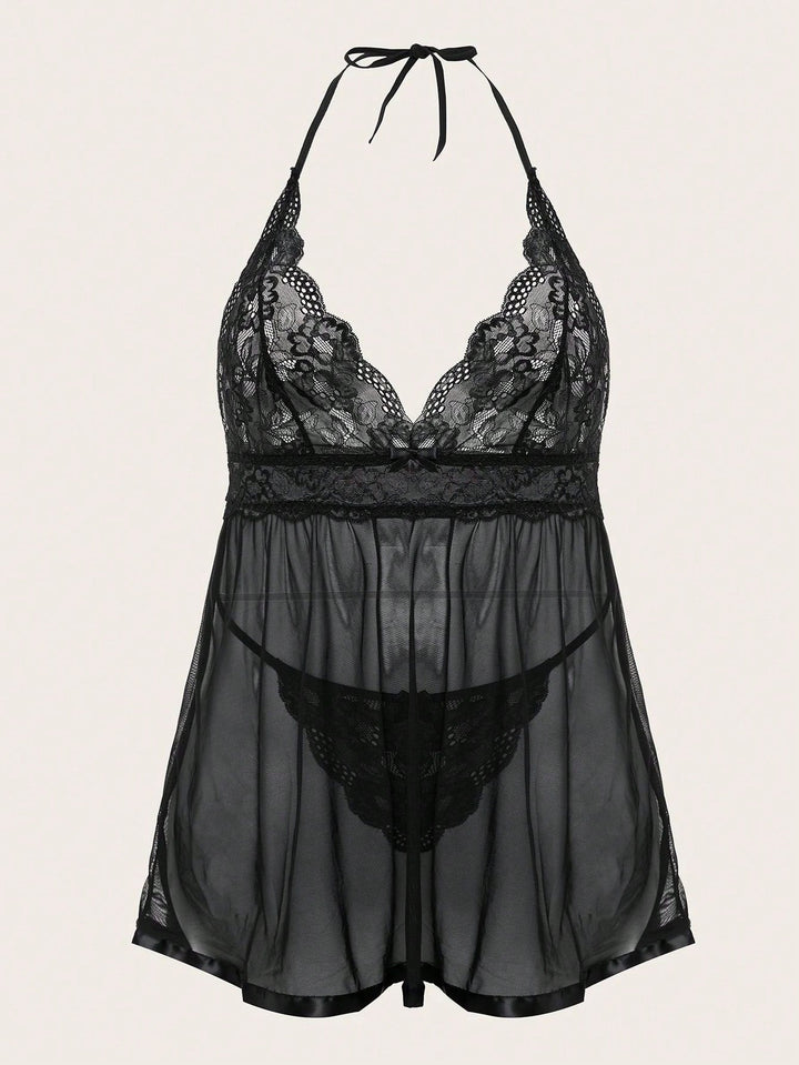 Babydoll curvy de encaje con cuello alto