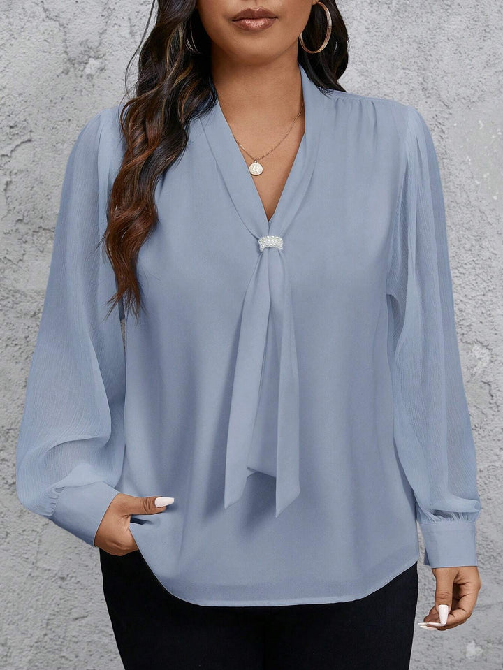 Cristina | Blusa Curvy de Chifón con Cuello de Perlas
