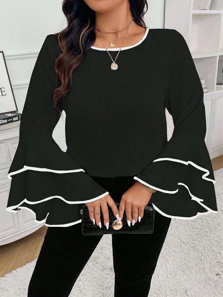 Matilde | Blusa Curvy con Manga Campana y Ribetes