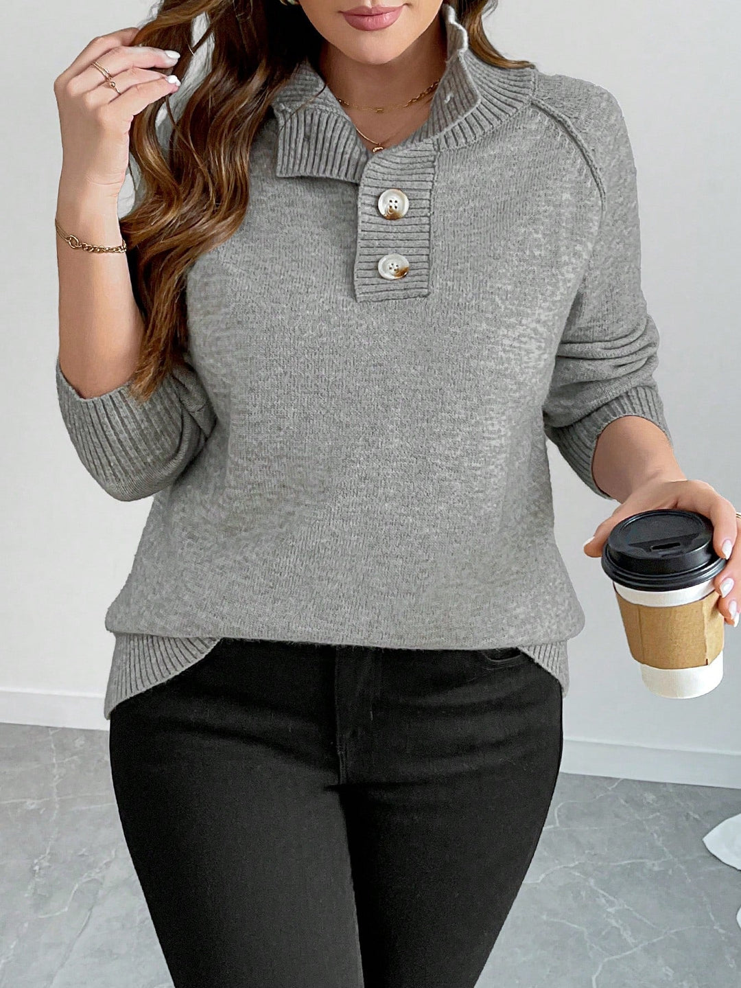 Blanca | Jersey Curvy con Cuello Mao y Botones