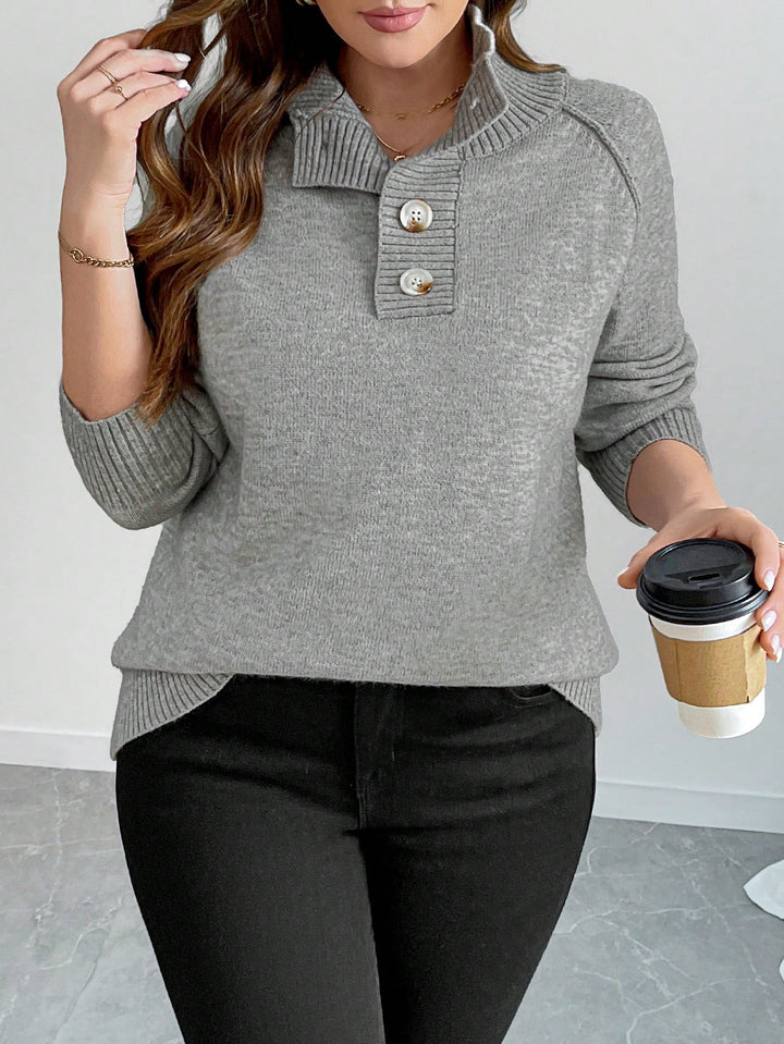 Blanca | Jersey Curvy con Cuello Mao y Botones