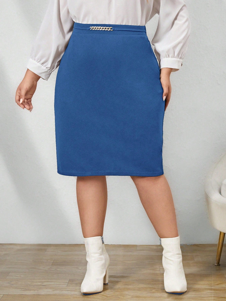 Claudia | Falda Curvy de Efecto Piel con Cadena