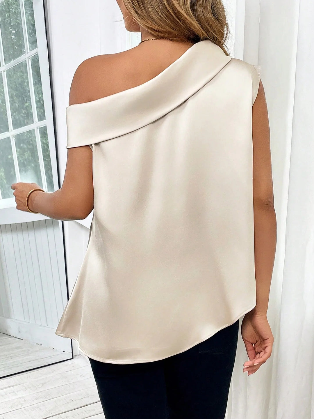 Vicenta | Blusa Curvy Asimétrica de Satén