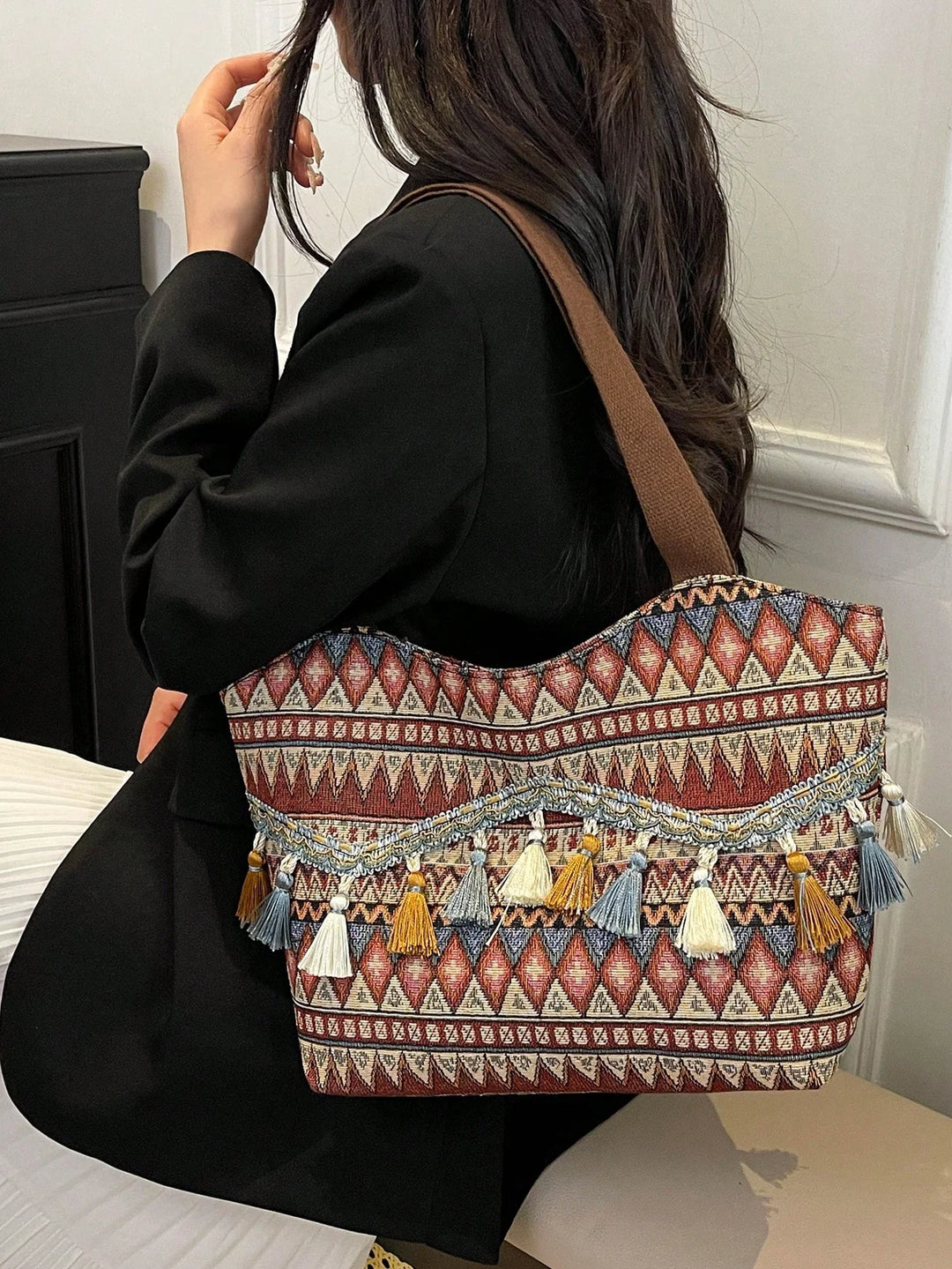 Inés | Bolso Bombonera con Borlas