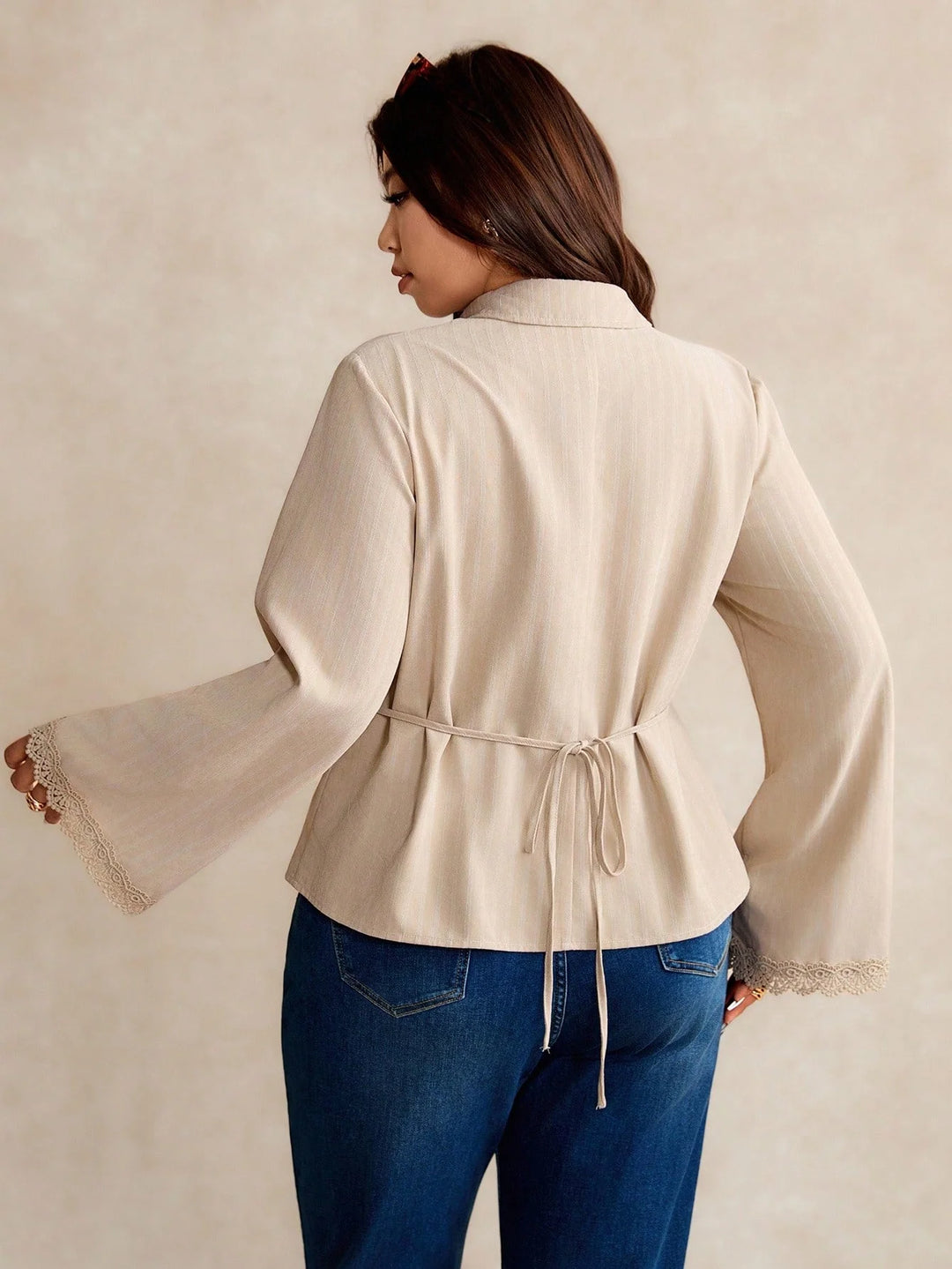Miriam | Camisa Curvy Elegante con Encaje