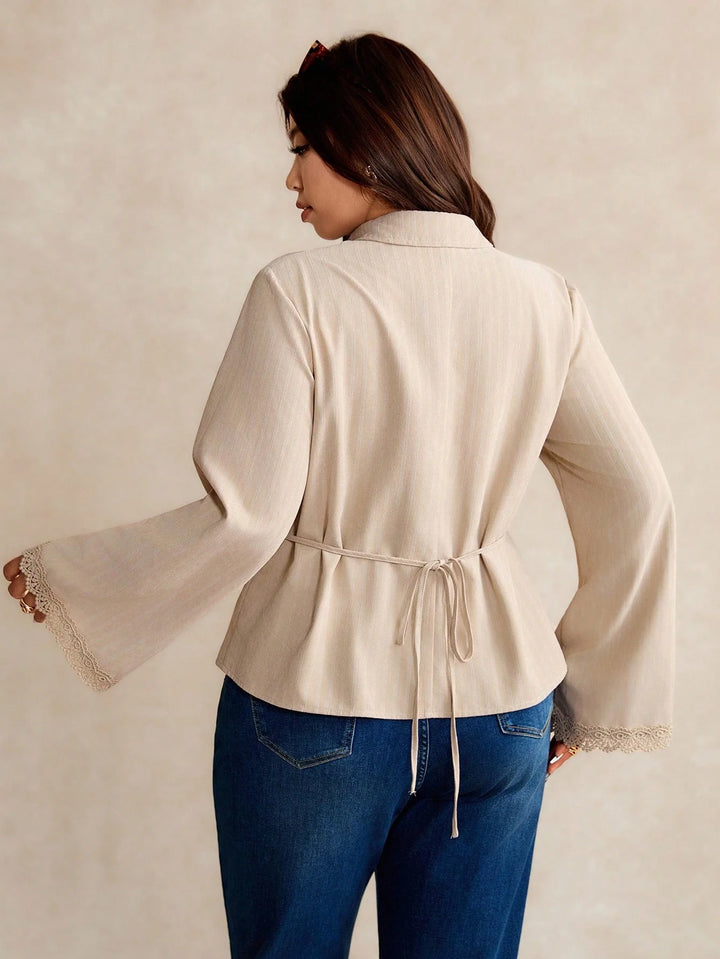 Miriam | Camisa Curvy Elegante con Encaje