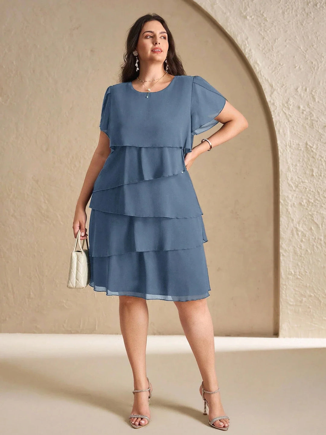 Consuelo | Vestido Curvy Multicapa Liso