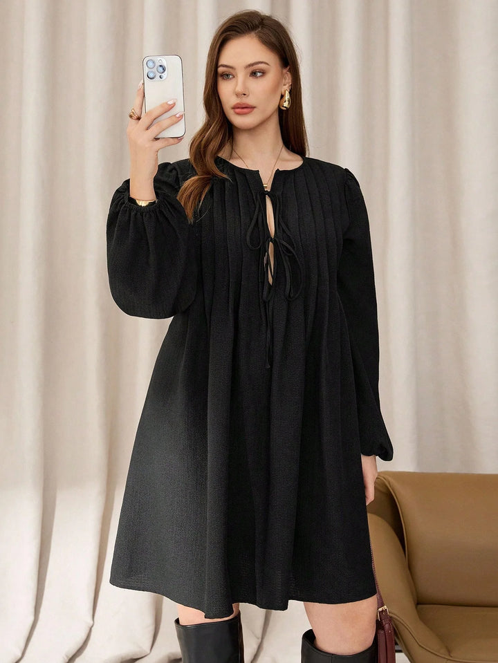 Alejandra | Vestido Mini Curvy con Lazo