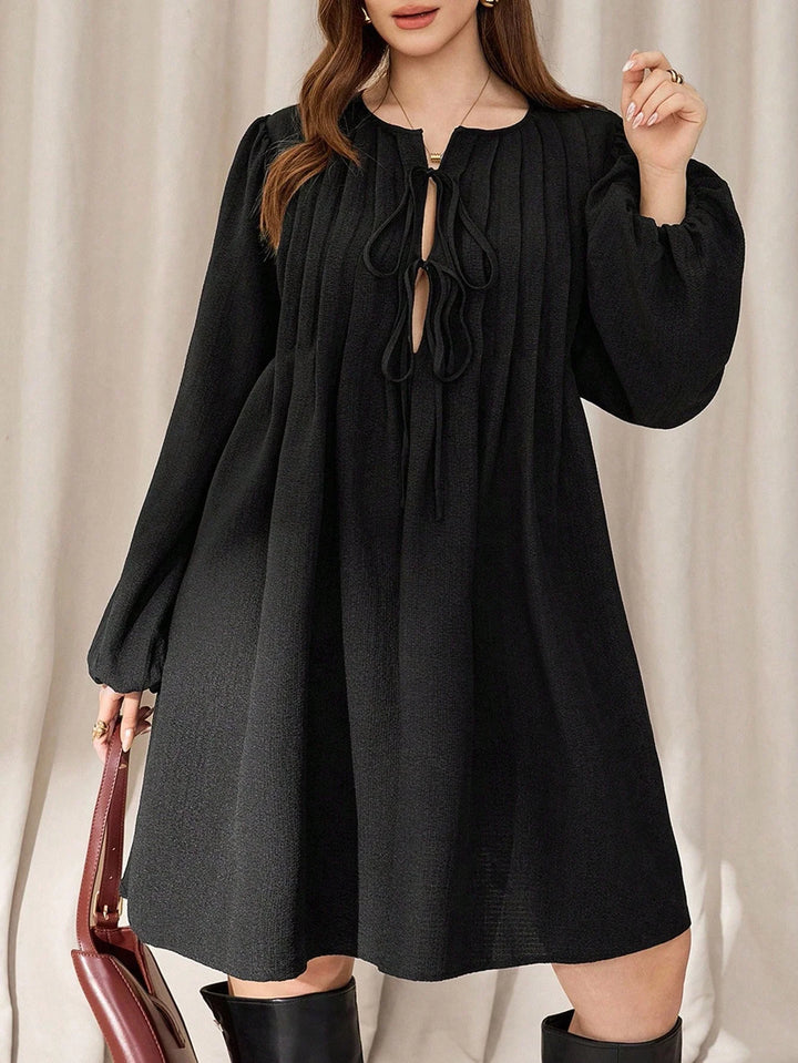 Alejandra | Vestido Mini Curvy con Lazo