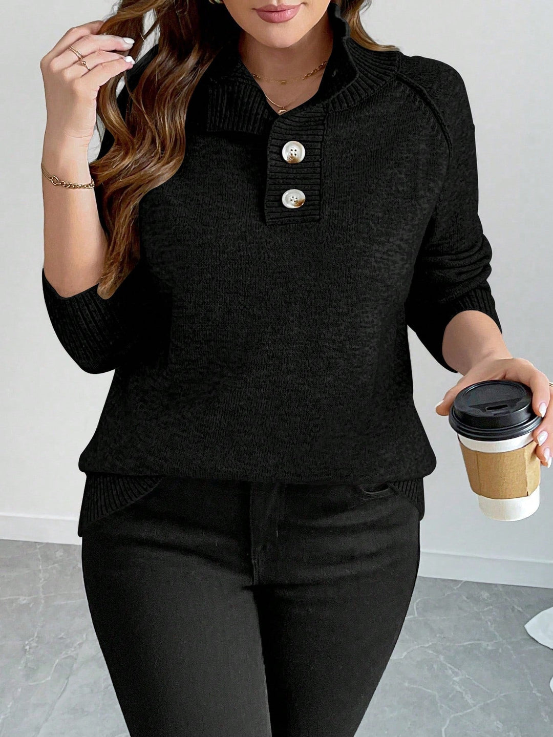 Blanca | Jersey Curvy con Cuello Mao y Botones