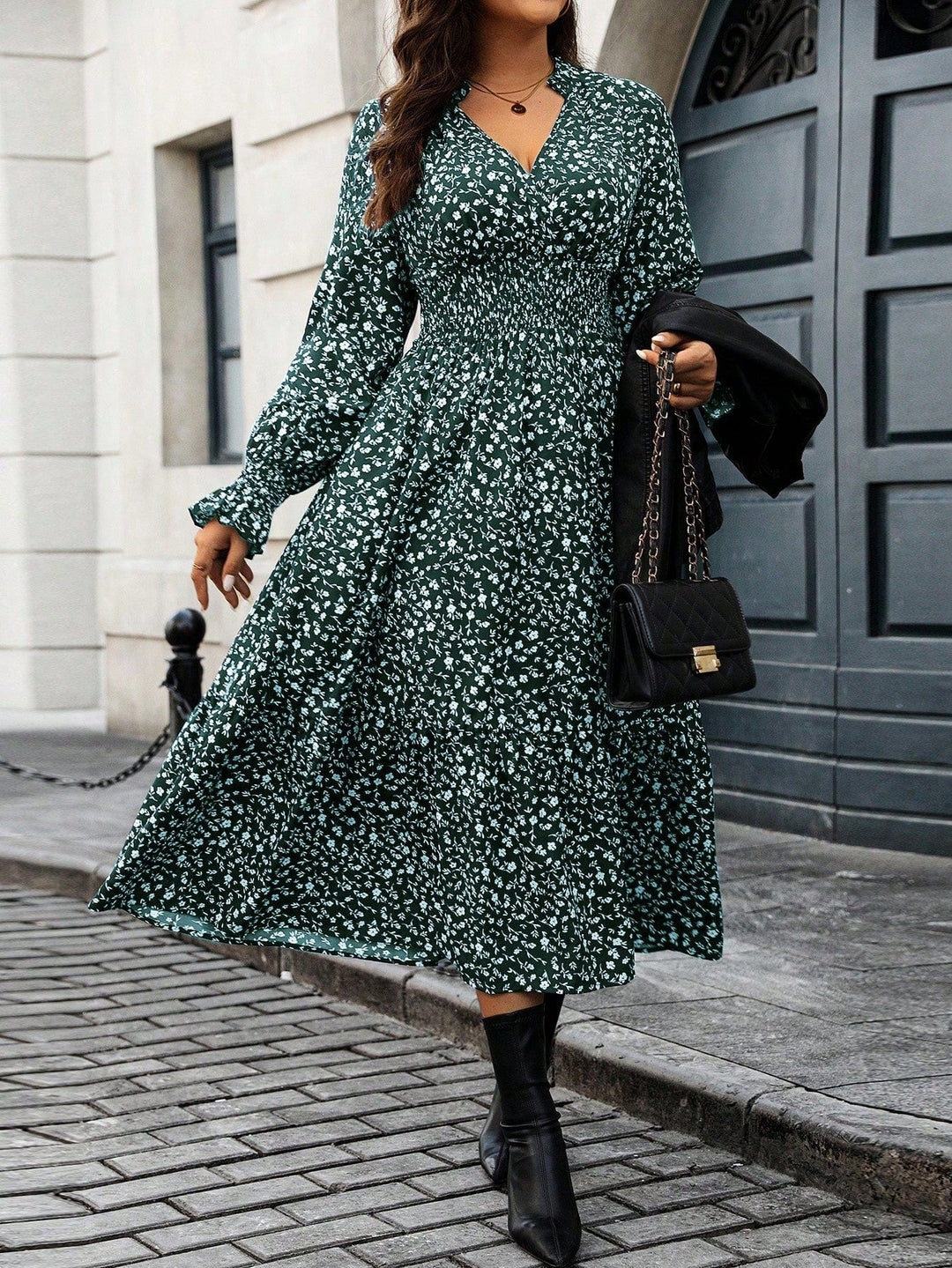 Florencia | Vestido Maxi Curvy Floral con Escote en V