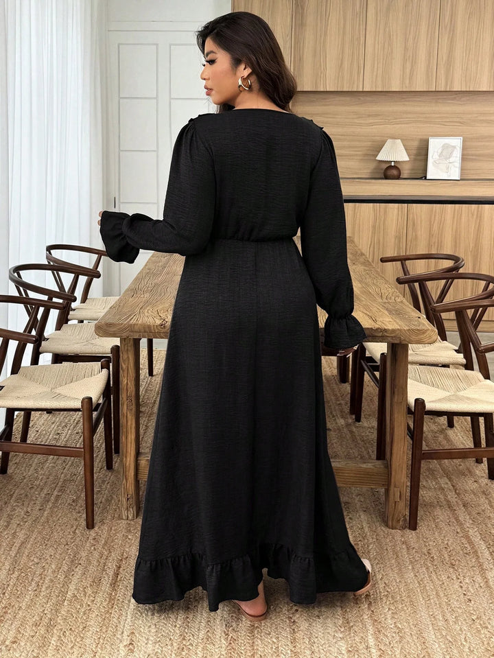 Aurora | Vestido Curvy con Cuello de Volantes
