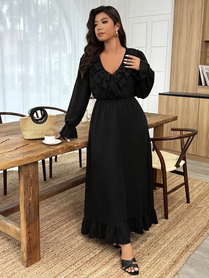 Aurora | Vestido Curvy con Cuello de Volantes