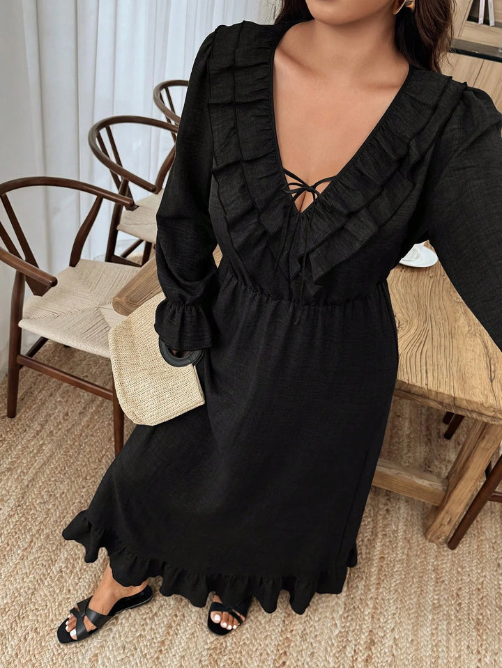 Aurora | Vestido Curvy con Cuello de Volantes
