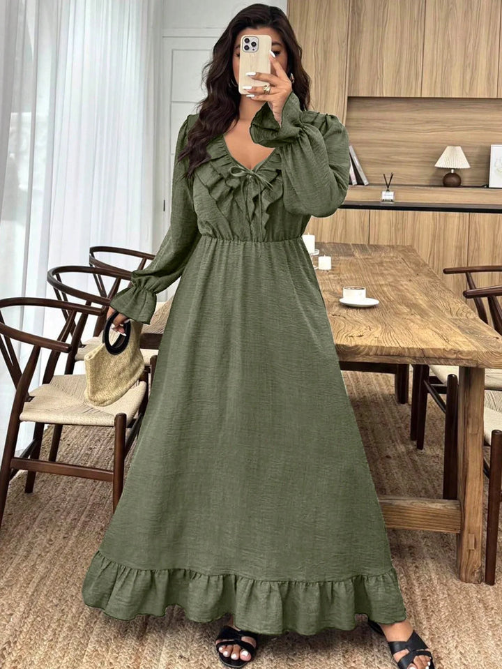 Selena | Vestido Curvy con Escote en V y Volante