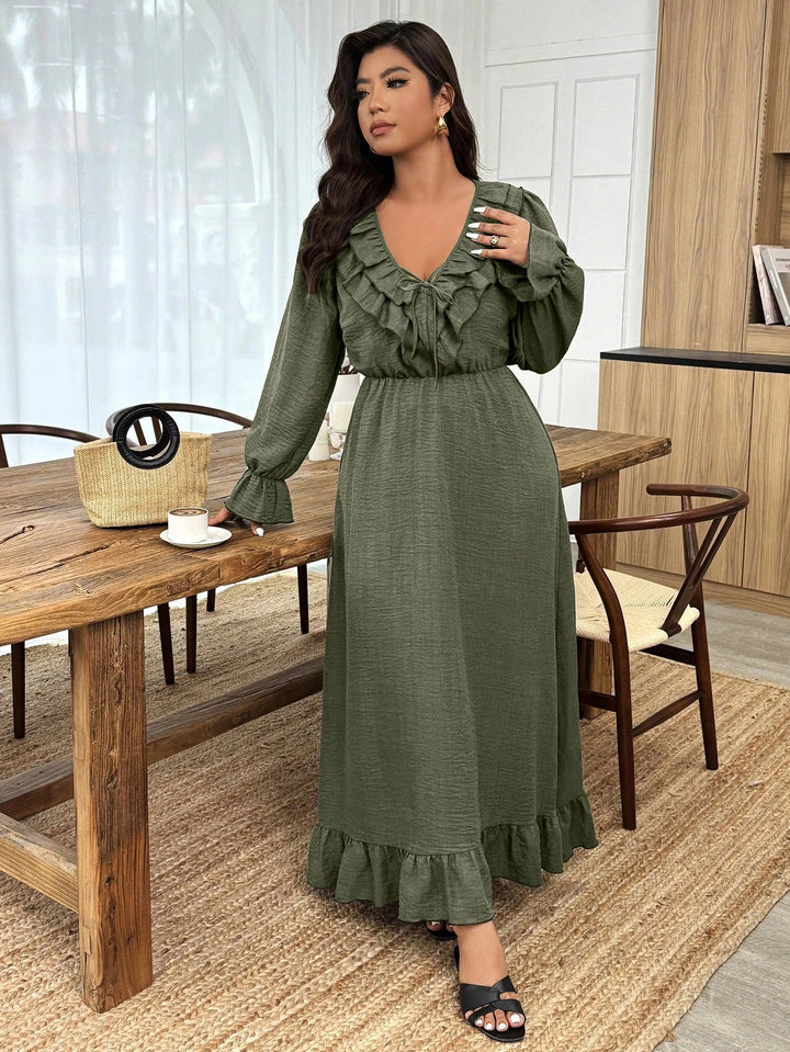 Selena | Vestido Curvy con Escote en V y Volante