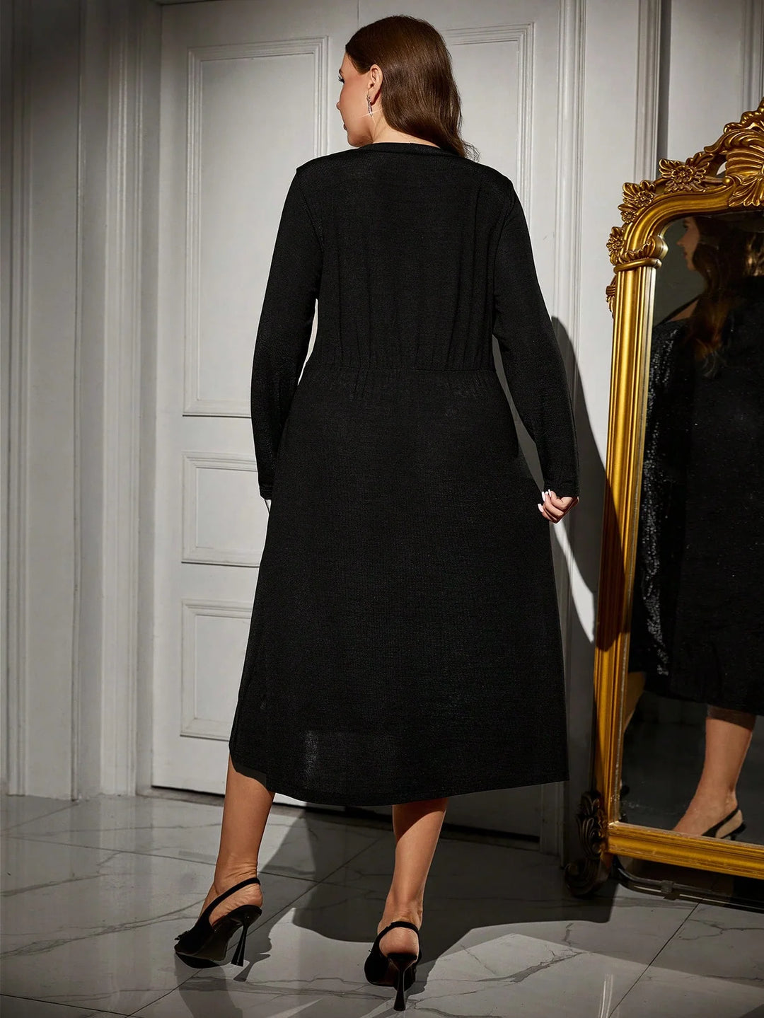 Elena | Vestido Curvy de Escote Cuadrado y Lentejuelas