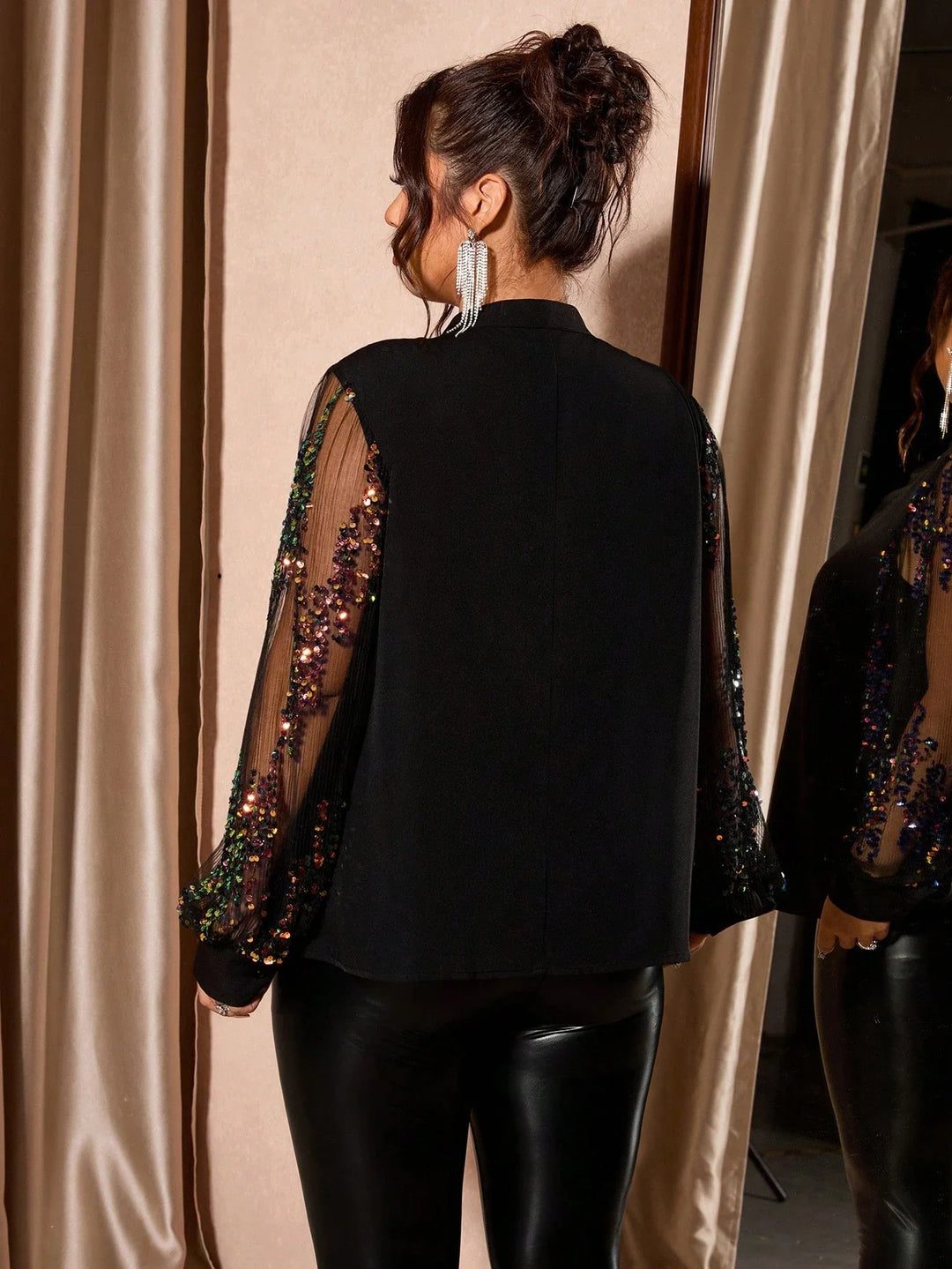 Carolina | Blusa Curvy de Escote en V con Brillos