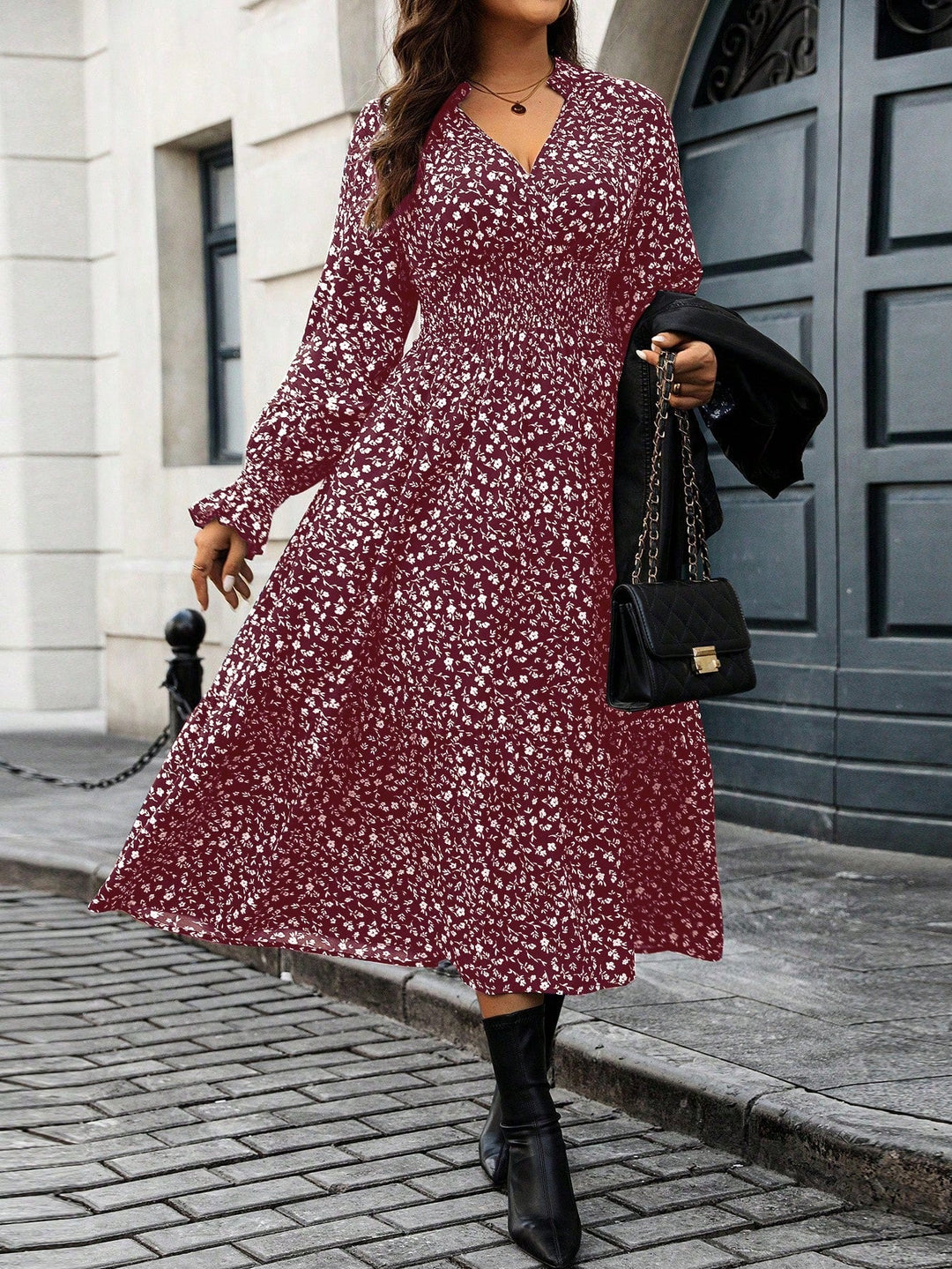 Florencia | Vestido Maxi Curvy Floral con Escote en V