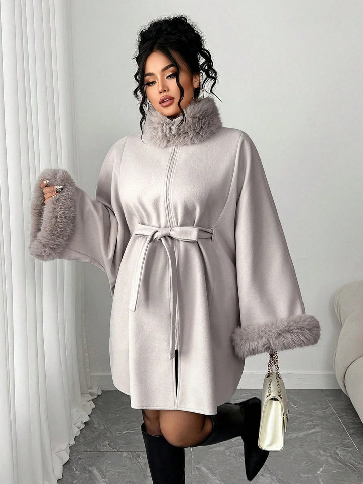 Carmen | Abrigo Curvy de Mezcla de Lana con Cinturón