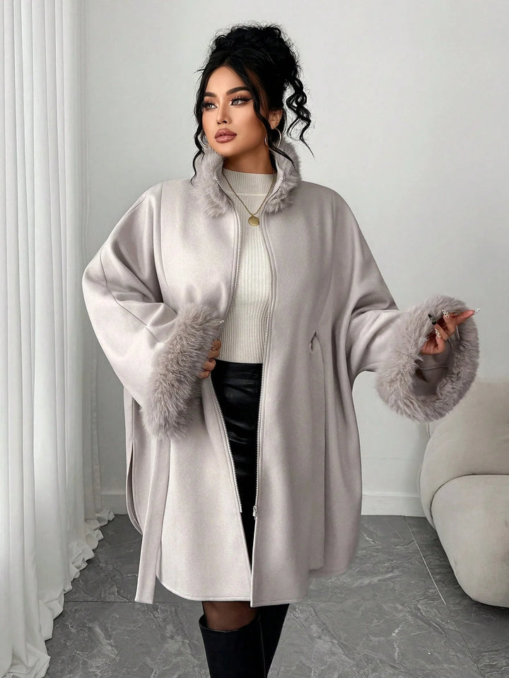 Carmen | Abrigo Curvy de Mezcla de Lana con Cinturón