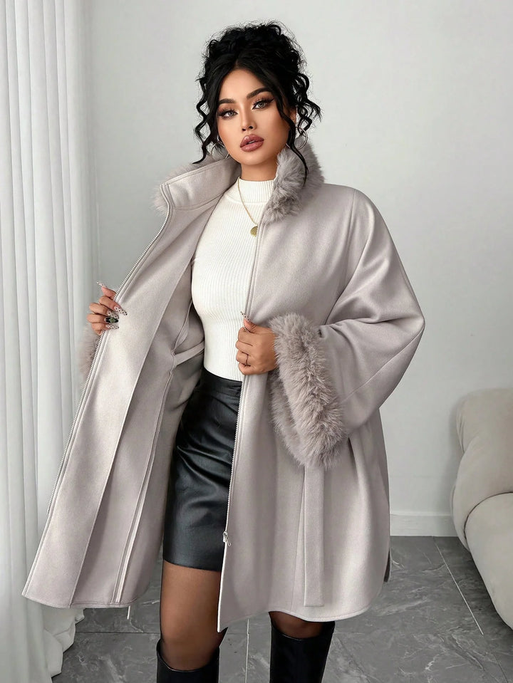 Carmen | Abrigo Curvy de Mezcla de Lana con Cinturón