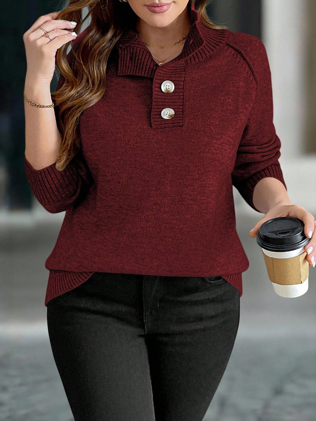 Blanca | Jersey Curvy con Cuello Mao y Botones