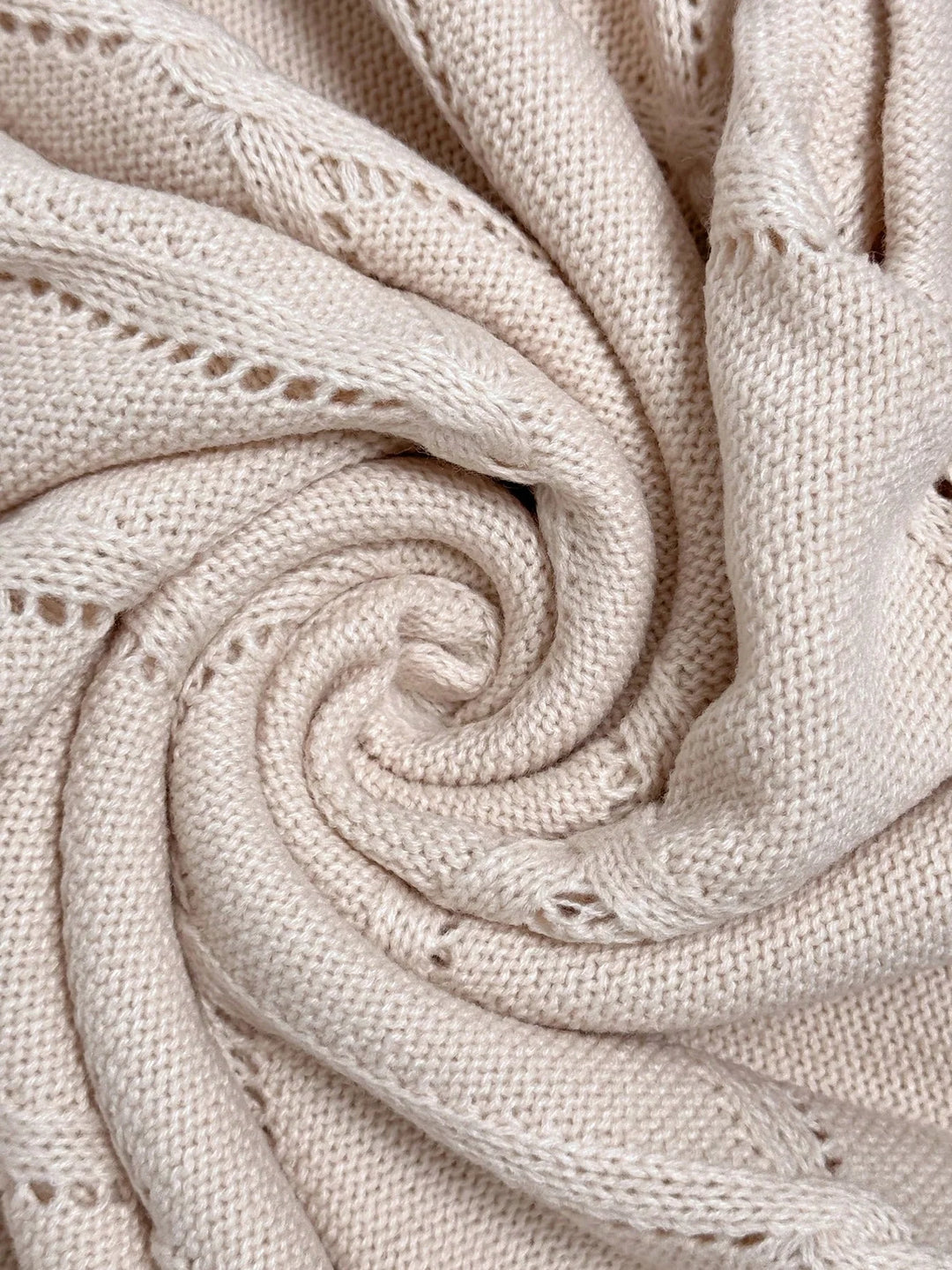 Amaya | Jersey Curvy de Cuello Alto y Rombos