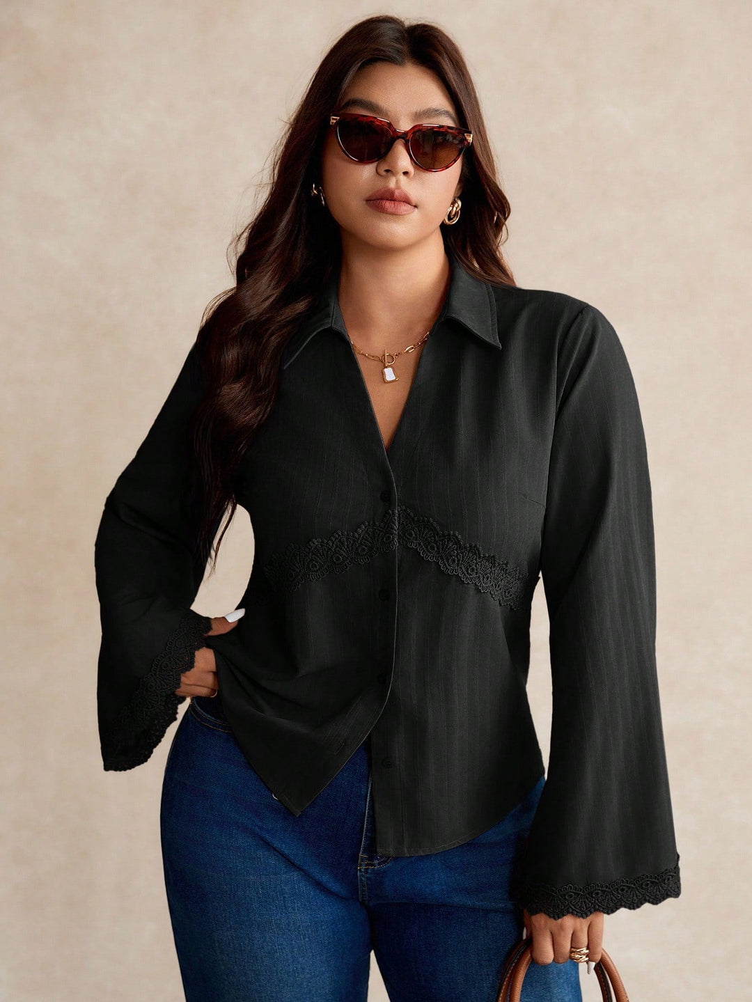 Miriam | Camisa Curvy Elegante con Encaje