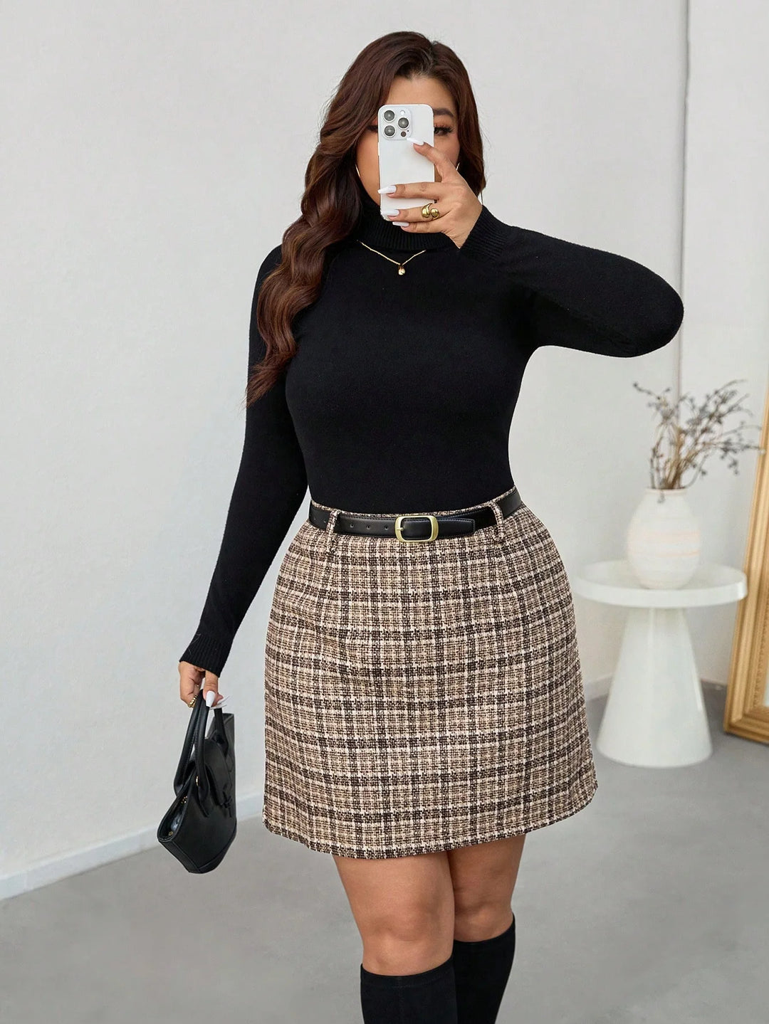 Marisol | Falda Curvy de Cuadros para Oficina