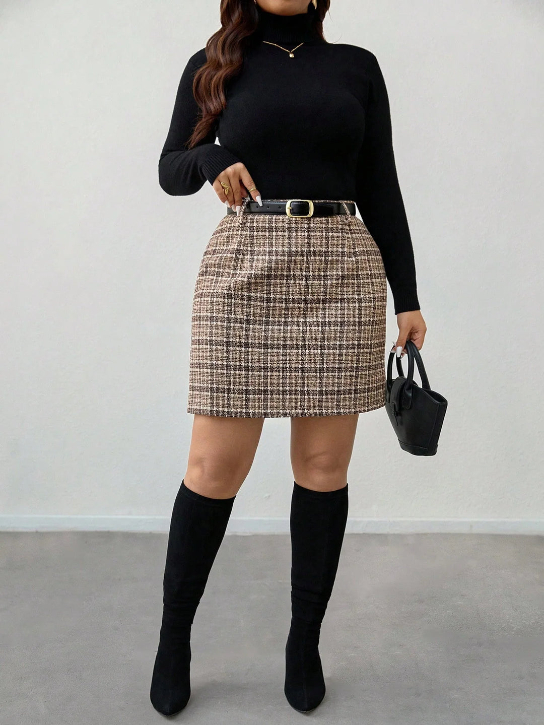 Marisol | Falda Curvy de Cuadros para Oficina