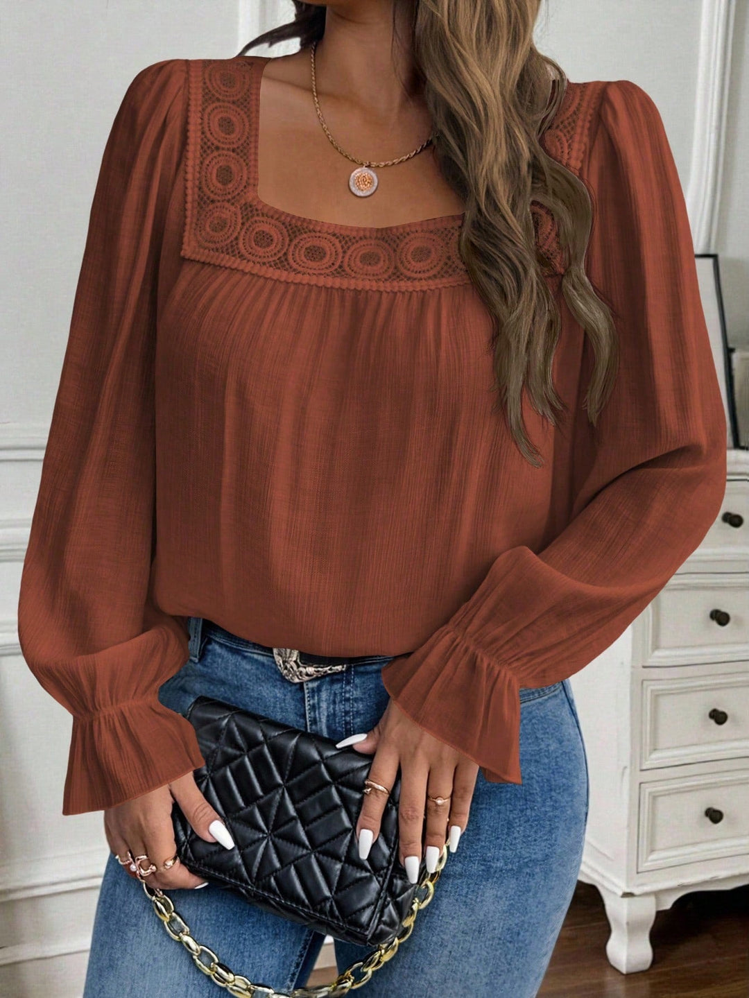 Isabel | Blusa Curvy con Encaje y Volantes