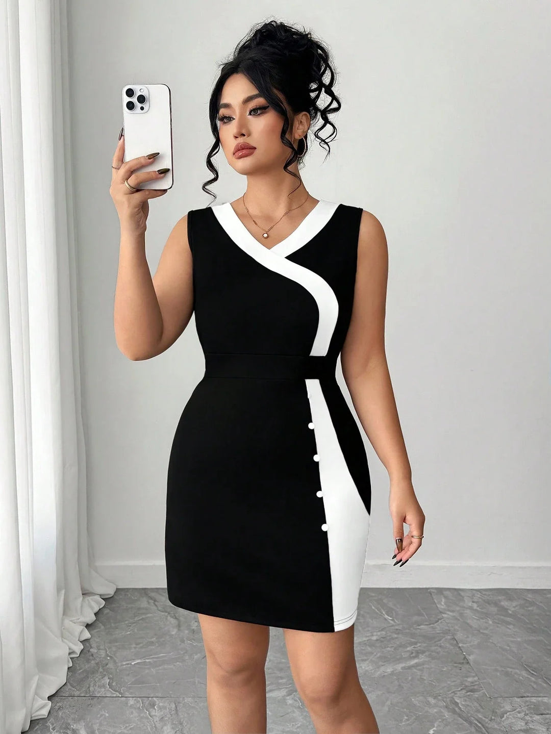 Olga | Vestido Curvy Entallado de Escote en V