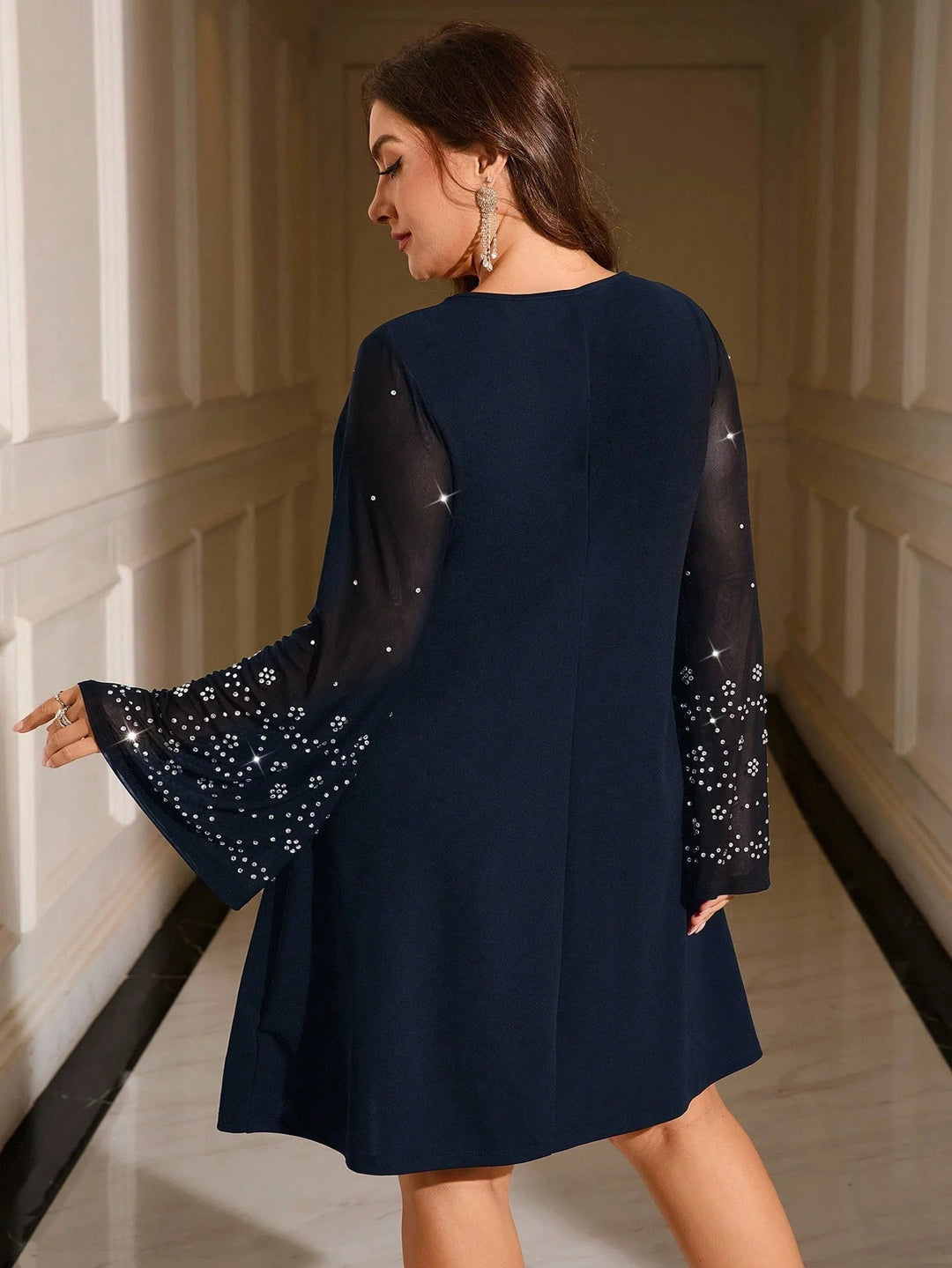 Berta | Vestido Curvy Elegante con Pedrería