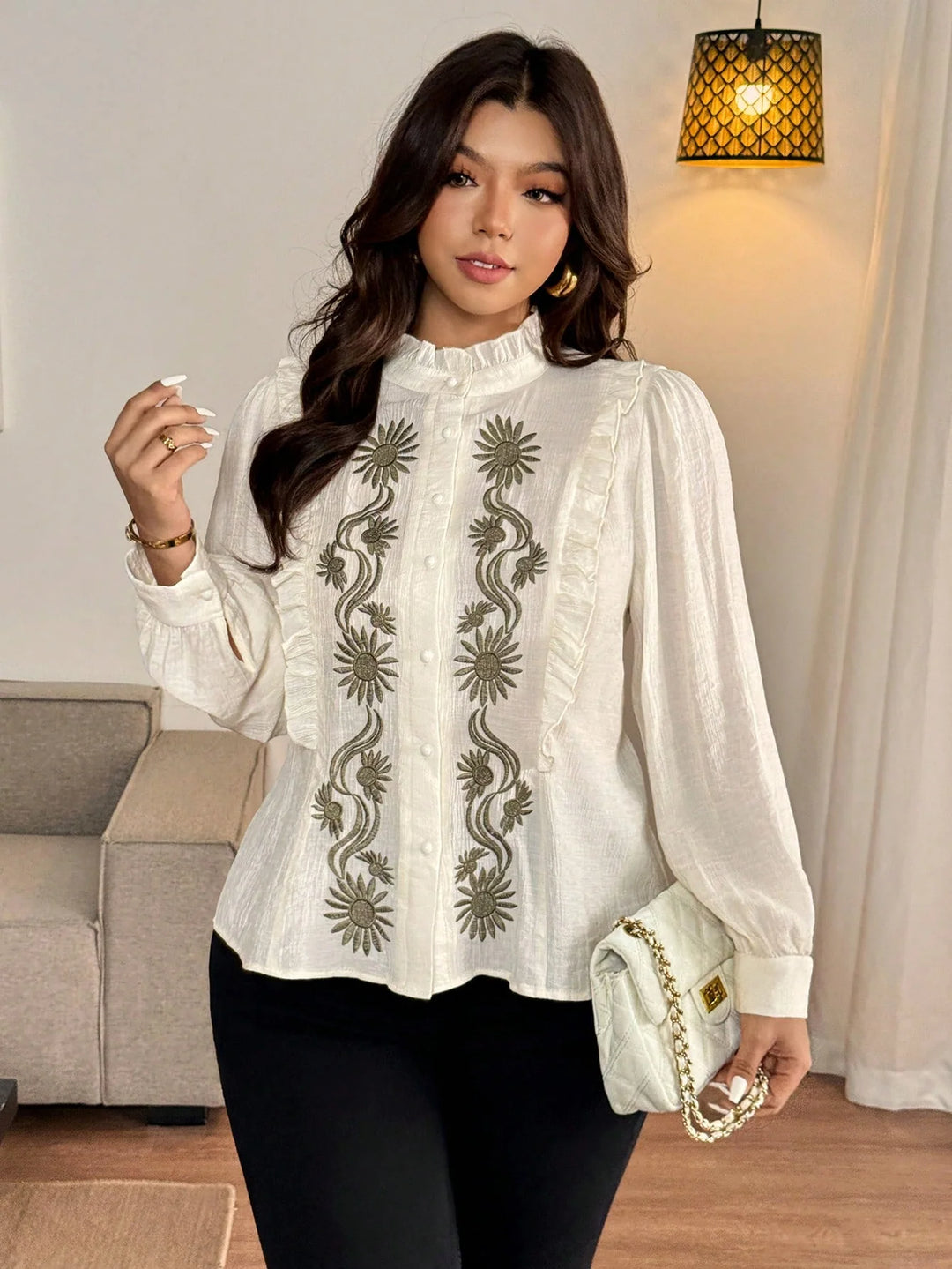Antonia | Blusa Curvy Bordada con Manga Globo