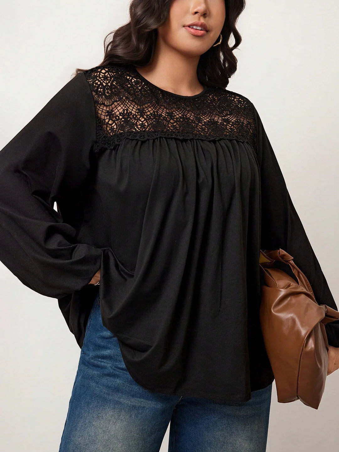 Ximena | Blusa Curvy de Línea Evasé con Encaje