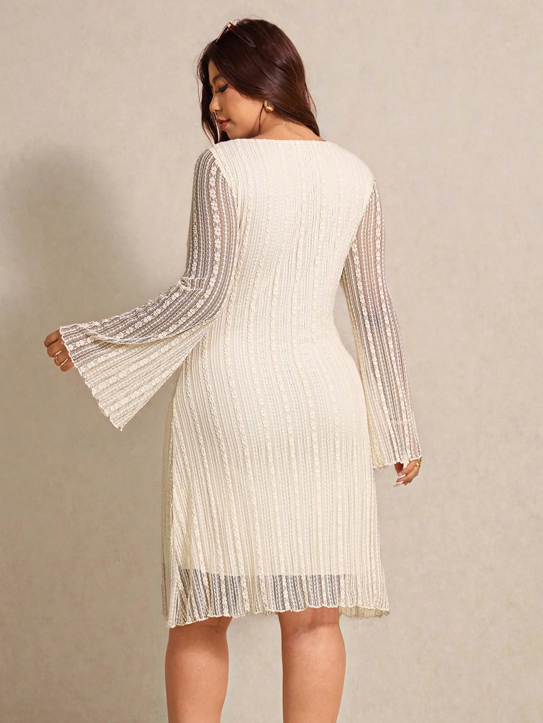 Graciela | Vestido Curvy Texturizado de Cuello Redondo
