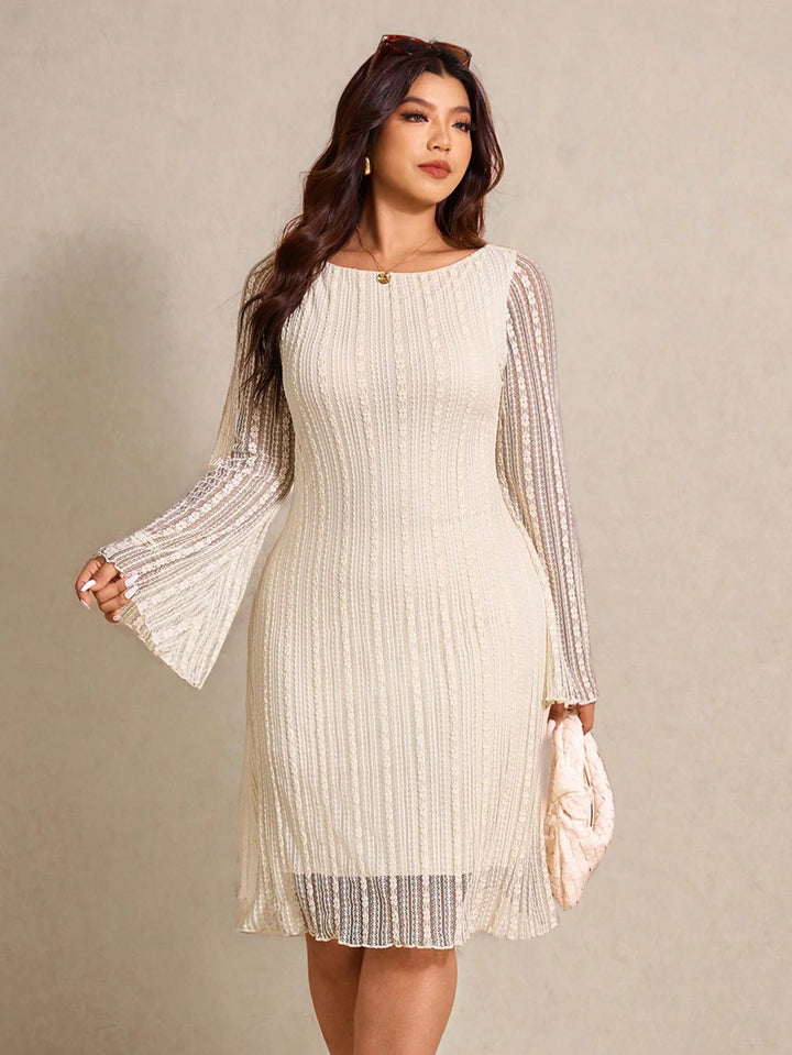 Graciela | Vestido Curvy Texturizado de Cuello Redondo