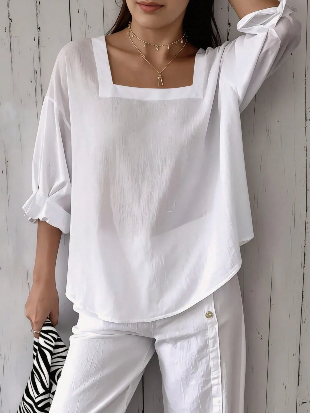 Tania | Blusa Curvy Blanca de Escote Cuadrado